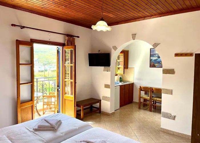 尼古拉斯公寓 3* 斯科拉