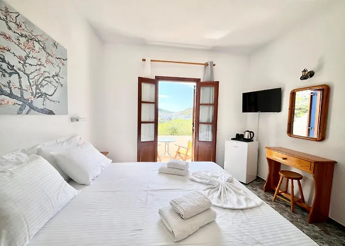 Nicolas Aparthotel 3*