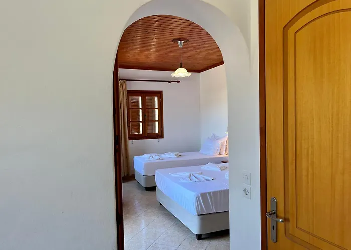 尼古拉斯公寓 3*